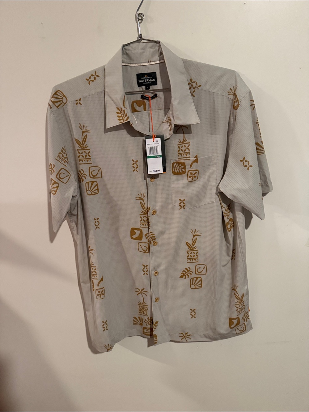 Harman Men’s Light Beige Short-Sleeve Button-Up Shirt with Mustard Graphic Print
